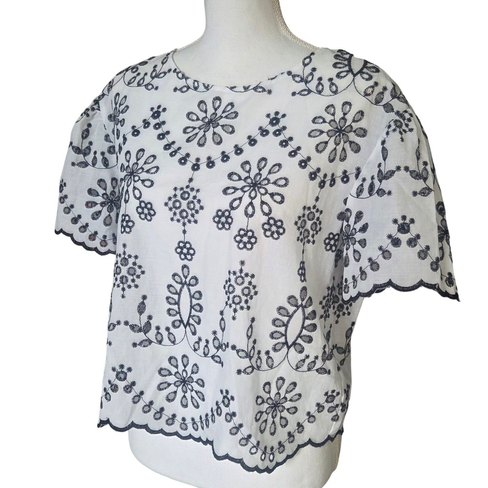 Adrianna Papell White Eyelet Embroidered Top XS Coquette Cottagecore Scalloped